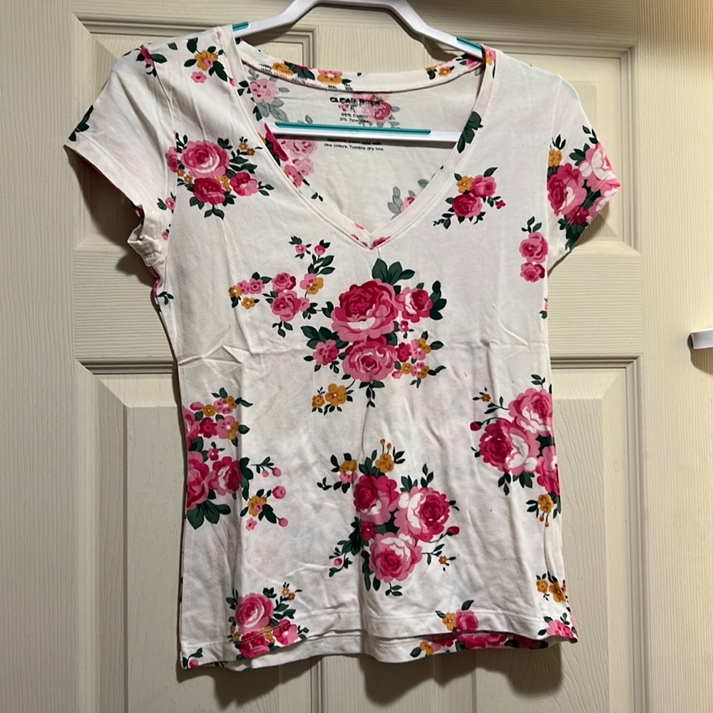 Clear Rock V-neck